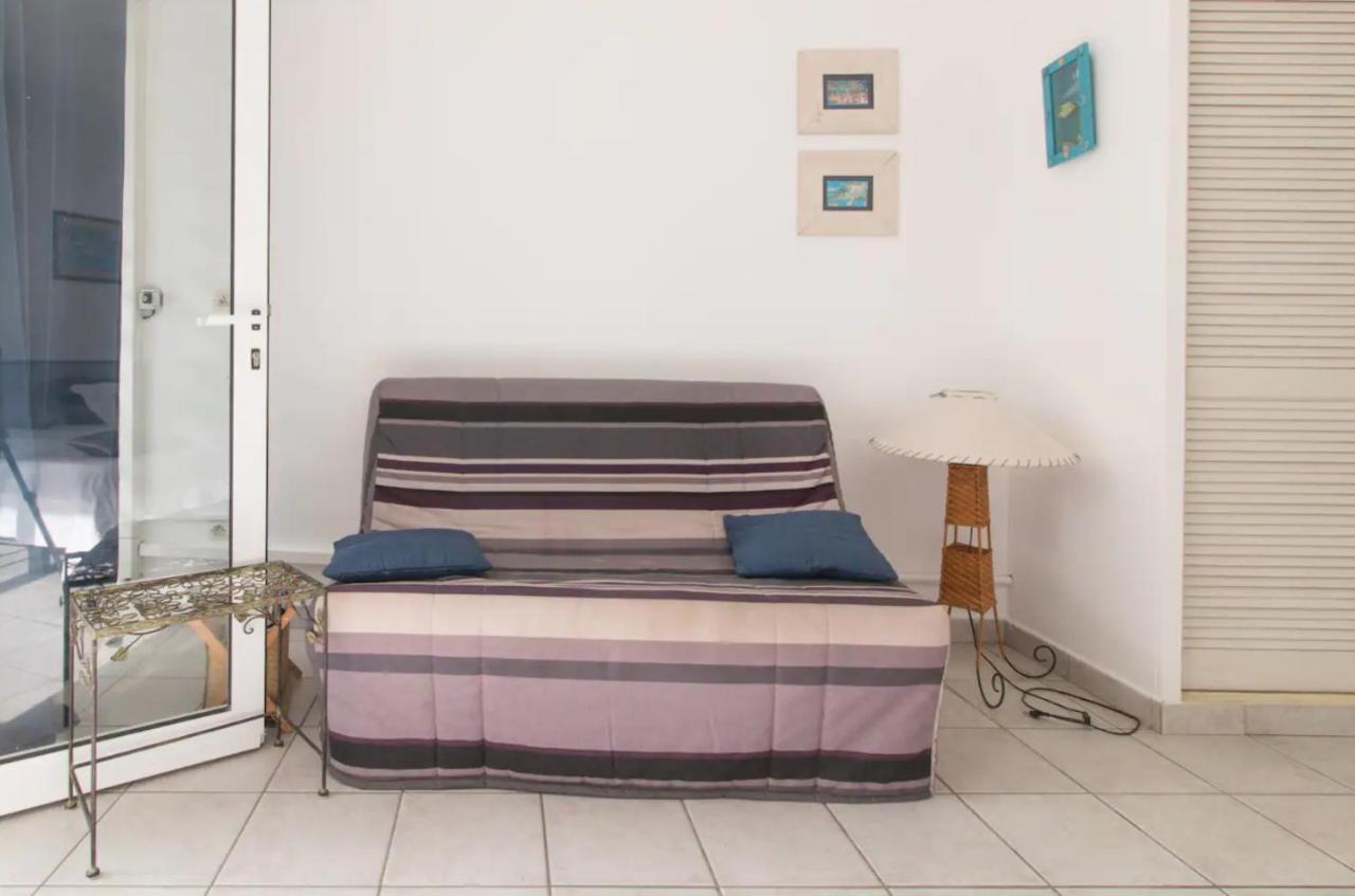 Ferienwohnung Un Pied-A-Terre Face A La Marina Le Marin Exterior foto